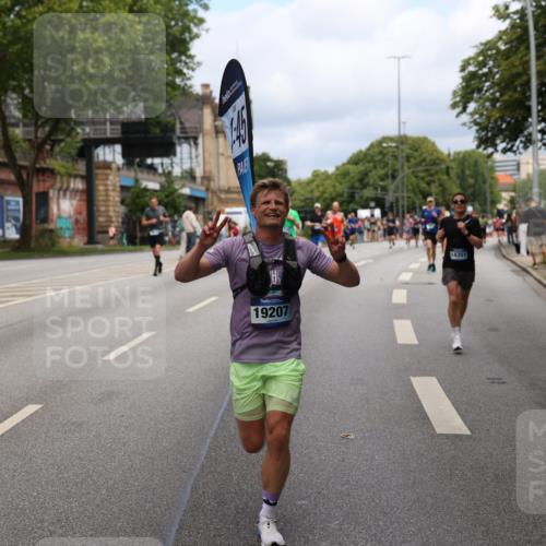 29.06.2025 - hella hamburg halbmarathon Yannick Fuchs http://msf.ph/oto/8162029 29.06.2025 10:39:07 20KM 1413, 1424, 1468, 1520, 1697, 1782, 1941, 2415, 2890, 2970, 3098, 4270, 4691, 4915, 5047, 7710, 8928, 9302, 11809, 13975, 14351, 14464, 14686, 14687, 14703, 15334, 16058, 17097, 17120, 17406, 18539, 18560, 18631, 18806, 19207 meine-sportfotos.de