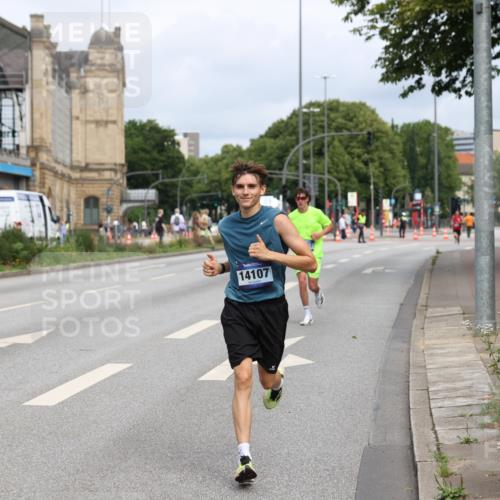 29.06.2025 - hella hamburg halbmarathon Yannick Fuchs http://msf.ph/oto/8162112 29.06.2025 10:21:12 20KM 9767, 10468, 14107, 16615, 17003, 17258 meine-sportfotos.de