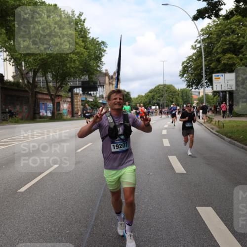 29.06.2025 - hella hamburg halbmarathon Yannick Fuchs http://msf.ph/oto/8162155 29.06.2025 10:39:07 20KM 1413, 1424, 1468, 1520, 1697, 1782, 1941, 2415, 2890, 2970, 3098, 4270, 4691, 4915, 5047, 7710, 8928, 9302, 11809, 13975, 14351, 14464, 14686, 14687, 14703, 15334, 16058, 17097, 17120, 17406, 18539, 18560, 18631, 18806, 19207 meine-sportfotos.de