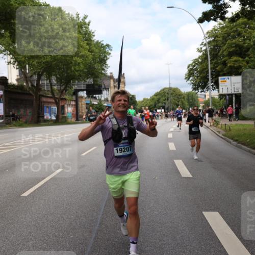 29.06.2025 - hella hamburg halbmarathon Yannick Fuchs http://msf.ph/oto/8162161 29.06.2025 10:39:07 20KM 1413, 1424, 1468, 1520, 1697, 1782, 1941, 2415, 2890, 2970, 3098, 4270, 4691, 4915, 5047, 7710, 8928, 9302, 11809, 13975, 14351, 14464, 14686, 14687, 14703, 15334, 16058, 17097, 17120, 17406, 18539, 18560, 18631, 18806, 19207 meine-sportfotos.de