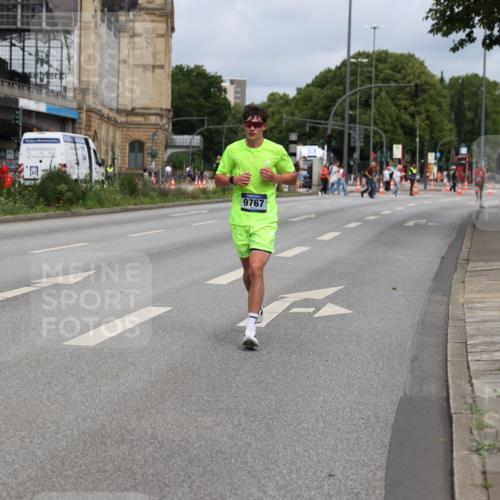 29.06.2025 - hella hamburg halbmarathon Yannick Fuchs http://msf.ph/oto/8162198 29.06.2025 10:21:14 20KM 9767, 14107, 16615, 17003, 17258 meine-sportfotos.de