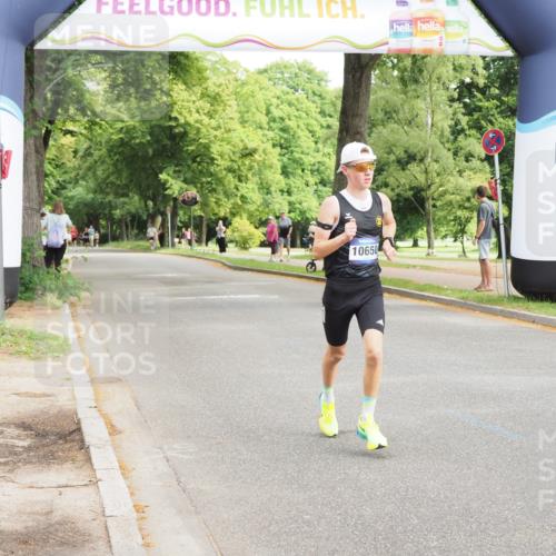 29.06.2025 - hella hamburg halbmarathon MichiJ http://msf.ph/oto/8162203 29.06.2025 10:12:04 Zwischen KM18-KM19 10650 meine-sportfotos.de