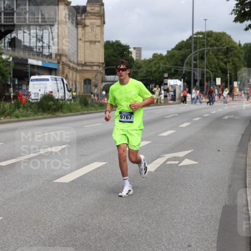 29.06.2025 - hella hamburg halbmarathon Yannick Fuchs http://msf.ph/oto/8162244 29.06.2025 10:21:14 20KM 9767, 14107, 16615, 17003, 17258 meine-sportfotos.de