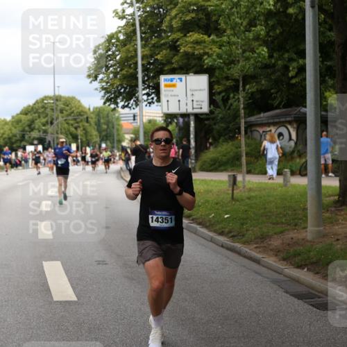 29.06.2025 - hella hamburg halbmarathon Yannick Fuchs http://msf.ph/oto/8162338 29.06.2025 10:39:09 20KM 1413, 1424, 1520, 1697, 2890, 2970, 3098, 4270, 4691, 4915, 5047, 7710, 8928, 9030, 9302, 10313, 11809, 12528, 13975, 14351, 14464, 14686, 14687, 14703, 15334, 16058, 16803, 17120, 17406, 18539, 18631, 19207 meine-sportfotos.de