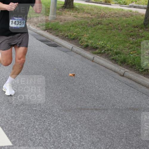 29.06.2025 - hella hamburg halbmarathon Yannick Fuchs http://msf.ph/oto/8162366 29.06.2025 10:39:10 20KM 1413, 1424, 1520, 1697, 2890, 2970, 3098, 3917, 4270, 4691, 4915, 5047, 7710, 8928, 9030, 9302, 10313, 11809, 12528, 13975, 14351, 14464, 14686, 14687, 14703, 15334, 16058, 16803, 17120, 17381, 17382, 17406, 18539, 18631 meine-sportfotos.de