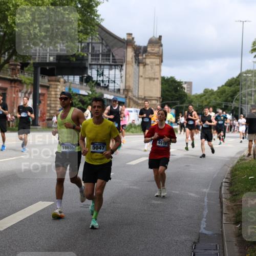 29.06.2025 - hella hamburg halbmarathon Yannick Fuchs http://msf.ph/oto/8162468 29.06.2025 10:39:32 20KM 1171, 1424, 2098, 2188, 2470, 2890, 2970, 3785, 3917, 4270, 4915, 4997, 5047, 5623, 6266, 6375, 6575, 6819, 7087, 7167, 7325, 7709, 7843, 8871, 9030, 9710, 9720, 10064, 10313, 10741, 11688, 12154, 12161, 12528, 12643, 12783, 13919, 15334, 15365, 15651, 15666, 15760, 16058, 16617, 16685, 16689, 16725, 16803, 16834, 17381, 17382, 17544, 17960, 18055, 18407, 18631, 18638, 18689, 18718, 19116 meine-sportfotos.de