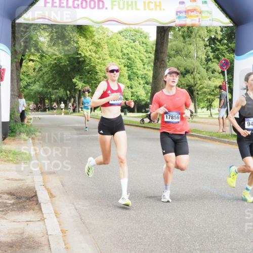 29.06.2025 - hella hamburg halbmarathon MichiJ http://msf.ph/oto/8162498 29.06.2025 10:12:20 Zwischen KM18-KM19 9442, 16068, 17856 meine-sportfotos.de