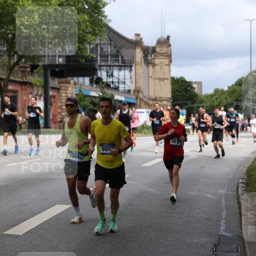 29.06.2025 - hella hamburg halbmarathon Yannick Fuchs http://msf.ph/oto/8162501 29.06.2025 10:39:32 20KM 1171, 1424, 2098, 2188, 2470, 2890, 2970, 3785, 3917, 4270, 4915, 4997, 5047, 5623, 6266, 6375, 6575, 6819, 7087, 7167, 7325, 7709, 7843, 8871, 9030, 9710, 9720, 10064, 10313, 10741, 11688, 12154, 12161, 12528, 12643, 12783, 13919, 15334, 15365, 15651, 15666, 15760, 16058, 16617, 16685, 16689, 16725, 16803, 16834, 17381, 17382, 17544, 17960, 18055, 18407, 18631, 18638, 18689, 18718, 19116 meine-sportfotos.de