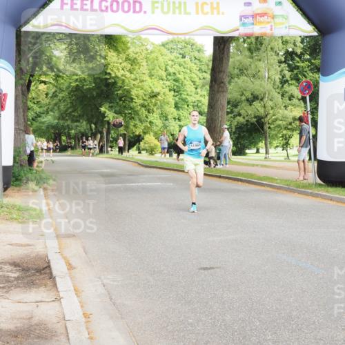 29.06.2025 - hella hamburg halbmarathon MichiJ http://msf.ph/oto/8162540 29.06.2025 10:12:23 Zwischen KM18-KM19 9442, 16068, 17856 meine-sportfotos.de