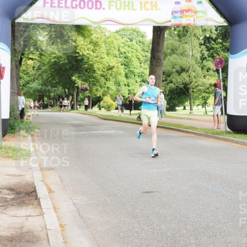 29.06.2025 - hella hamburg halbmarathon MichiJ http://msf.ph/oto/8162561 29.06.2025 10:12:23 Zwischen KM18-KM19 9442, 16068, 17856 meine-sportfotos.de