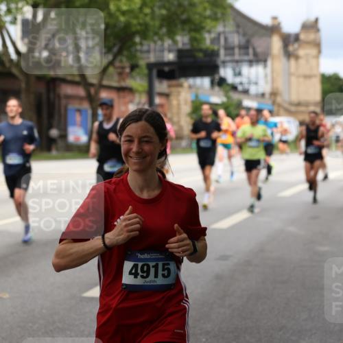 29.06.2025 - hella hamburg halbmarathon Yannick Fuchs http://msf.ph/oto/8162649 29.06.2025 10:39:35 20KM 1171, 1424, 2098, 2188, 2470, 3785, 3917, 4915, 4997, 5047, 5623, 5706, 6266, 6375, 6575, 6819, 6831, 7087, 7167, 7325, 7709, 7843, 8871, 9030, 9105, 9710, 9720, 10064, 10313, 10741, 11688, 12154, 12161, 12528, 12643, 12783, 13919, 15365, 15651, 15666, 15760, 16617, 16685, 16689, 16725, 16803, 16834, 17381, 17382, 17544, 17960, 18055, 18185, 18407, 18631, 18638, 18689, 18718, 18862, 19116 meine-sportfotos.de