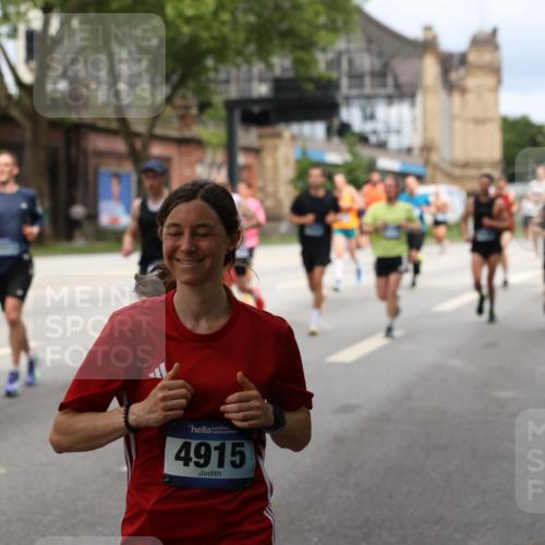 29.06.2025 - hella hamburg halbmarathon Yannick Fuchs http://msf.ph/oto/8162654 29.06.2025 10:39:35 20KM 1171, 1424, 2098, 2188, 2470, 3785, 3917, 4915, 4997, 5047, 5623, 5706, 6266, 6375, 6575, 6819, 6831, 7087, 7167, 7325, 7709, 7843, 8871, 9030, 9105, 9710, 9720, 10064, 10313, 10741, 11688, 12154, 12161, 12528, 12643, 12783, 13919, 15365, 15651, 15666, 15760, 16617, 16685, 16689, 16725, 16803, 16834, 17381, 17382, 17544, 17960, 18055, 18185, 18407, 18631, 18638, 18689, 18718, 18862, 19116 meine-sportfotos.de