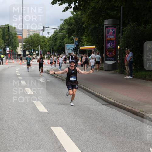 29.06.2025 - hella hamburg halbmarathon Yannick Fuchs http://msf.ph/oto/8162692 29.06.2025 10:21:32 20KM 7380, 9565, 13779, 14728, 16615, 17040, 17258, 18692, 19076 meine-sportfotos.de