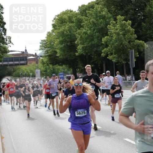 29.06.2025 - hella hamburg halbmarathon Jannik Wohlers http://msf.ph/oto/8162697 29.06.2025 10:20:15 Lombardsbrücke 1011, 1471, 2053, 2101, 2325, 2834, 3247, 3733, 3781, 4166, 4288, 4422, 4754, 4869, 5181, 5625, 6608, 6951, 8588, 8940, 9722, 10050, 10350, 10613, 10647, 11100, 11603, 11995, 12977, 14138, 14246, 14342, 14344, 14500, 14502, 14503, 15244, 15442, 15513, 16135, 16254, 16638, 17095, 17155, 17581, 17987, 18007, 18423, 18620, 18908, 19014, 19093, 19131, 19132 meine-sportfotos.de