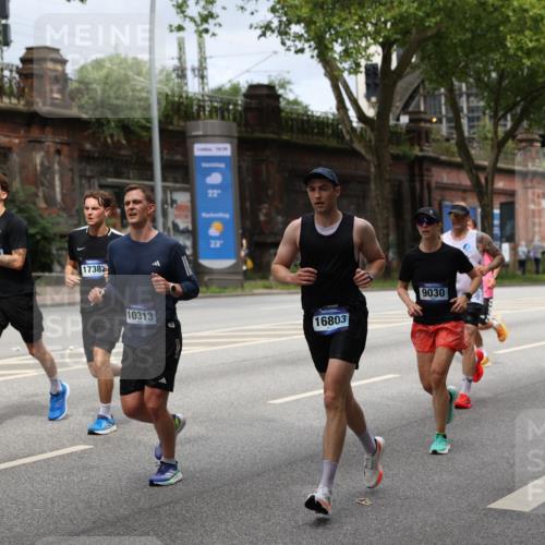 29.06.2025 - hella hamburg halbmarathon Yannick Fuchs http://msf.ph/oto/8162708 29.06.2025 10:39:36 20KM 1171, 1424, 2098, 2188, 2470, 3785, 3917, 4915, 4997, 5047, 5623, 5706, 6266, 6375, 6575, 6819, 6831, 7087, 7167, 7325, 7709, 7843, 8871, 9030, 9105, 9710, 9720, 10064, 10313, 10741, 11291, 11688, 12154, 12161, 12528, 12643, 12783, 13919, 15365, 15651, 15666, 15760, 16617, 16685, 16689, 16725, 16803, 16834, 17381, 17382, 17544, 17960, 18055, 18185, 18407, 18631, 18638, 18689, 18718, 18862, 19116 meine-sportfotos.de