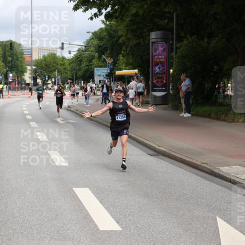 29.06.2025 - hella hamburg halbmarathon Yannick Fuchs http://msf.ph/oto/8162757 29.06.2025 10:21:33 20KM 7380, 9565, 13779, 14728, 16615, 17040, 17258, 18692, 19076 meine-sportfotos.de