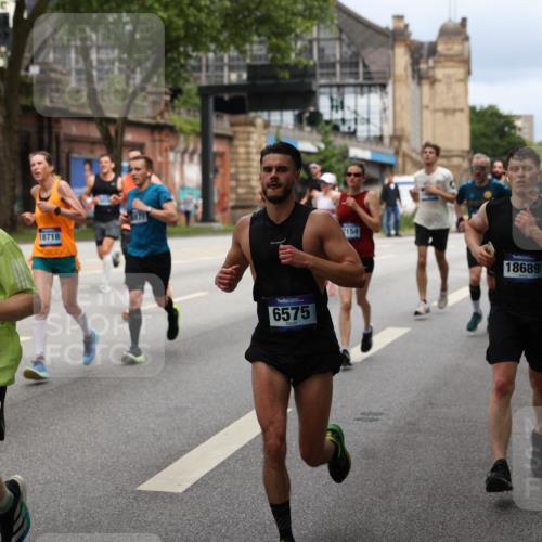 29.06.2025 - hella hamburg halbmarathon Yannick Fuchs http://msf.ph/oto/8162833 29.06.2025 10:39:38 20KM 1171, 2098, 2188, 2470, 3785, 3917, 4997, 5623, 5706, 6054, 6266, 6375, 6575, 6819, 6831, 7087, 7167, 7325, 7709, 7843, 8871, 9030, 9105, 9710, 9720, 10064, 10313, 10741, 11291, 11688, 12154, 12161, 12528, 12643, 12783, 13919, 15365, 15651, 15666, 15760, 16617, 16685, 16689, 16725, 16803, 16834, 17381, 17382, 17544, 17960, 18055, 18185, 18407, 18638, 18689, 18718, 18862, 19116 meine-sportfotos.de