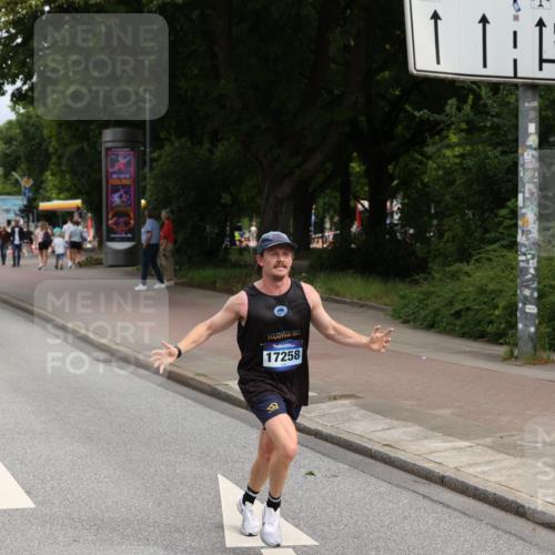 29.06.2025 - hella hamburg halbmarathon Yannick Fuchs http://msf.ph/oto/8162878 29.06.2025 10:21:34 20KM 7380, 9565, 13779, 14728, 17040, 17258, 18692, 19076 meine-sportfotos.de