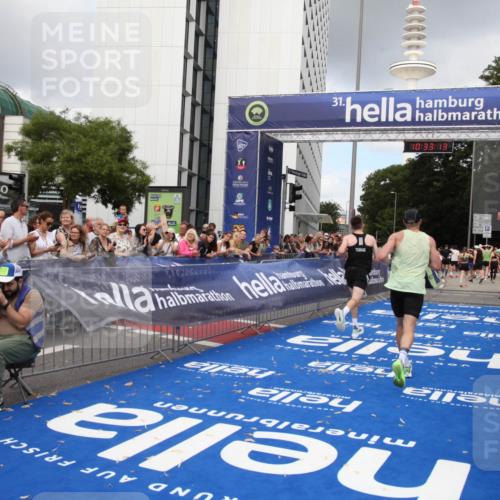 29.06.2025 - hella hamburg halbmarathon Michael Strokosch http://msf.ph/oto/8162928 29.06.2025 10:33:11 Ziel 1910, 6473, 14276, 17802 meine-sportfotos.de