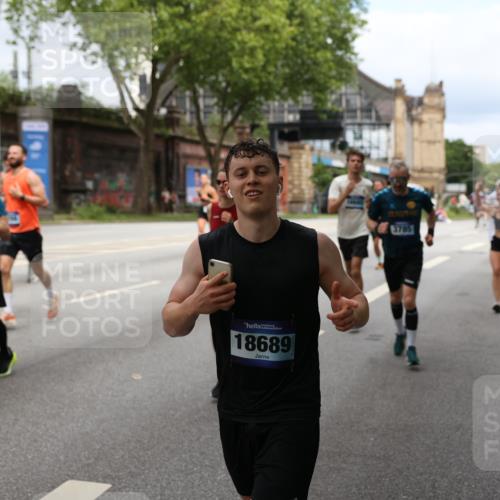 29.06.2025 - hella hamburg halbmarathon Yannick Fuchs http://msf.ph/oto/8163090 29.06.2025 10:39:40 20KM 1171, 2098, 2188, 2367, 2470, 3785, 3917, 4997, 5623, 5706, 6054, 6266, 6375, 6575, 6819, 6831, 7087, 7167, 7325, 7709, 7843, 8871, 9105, 9710, 9720, 10064, 10741, 11291, 11688, 11821, 12154, 12161, 12643, 12783, 13919, 15365, 15651, 15666, 15760, 16617, 16685, 16689, 16725, 16834, 17381, 17382, 17544, 17960, 18055, 18185, 18407, 18638, 18689, 18718, 18862, 19116 meine-sportfotos.de