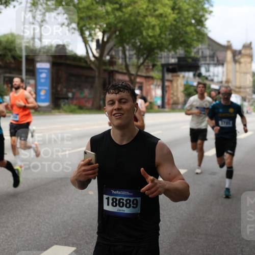 29.06.2025 - hella hamburg halbmarathon Yannick Fuchs http://msf.ph/oto/8163125 29.06.2025 10:39:40 20KM 1171, 2098, 2188, 2367, 2470, 3785, 3917, 4997, 5623, 5706, 6054, 6266, 6375, 6575, 6819, 6831, 7087, 7167, 7325, 7709, 7843, 8871, 9105, 9710, 9720, 10064, 10741, 11291, 11688, 11821, 12154, 12161, 12643, 12783, 13919, 15365, 15651, 15666, 15760, 16617, 16685, 16689, 16725, 16834, 17381, 17382, 17544, 17960, 18055, 18185, 18407, 18638, 18689, 18718, 18862, 19116 meine-sportfotos.de