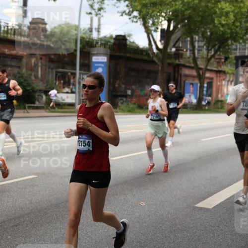 29.06.2025 - hella hamburg halbmarathon Yannick Fuchs http://msf.ph/oto/8163193 29.06.2025 10:39:41 20KM 1171, 2098, 2188, 2367, 2470, 3785, 4997, 5623, 5706, 6054, 6266, 6375, 6575, 6819, 6831, 7087, 7167, 7325, 7709, 7843, 8871, 9105, 9710, 9720, 10064, 10741, 11291, 11688, 11821, 12154, 12161, 12643, 12783, 13919, 15365, 15651, 15666, 15760, 16617, 16685, 16689, 16725, 16834, 17544, 17960, 18055, 18185, 18407, 18638, 18689, 18718, 18862, 19116 meine-sportfotos.de