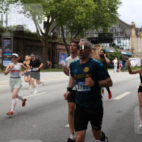 29.06.2025 - hella hamburg halbmarathon Yannick Fuchs http://msf.ph/oto/8163222 29.06.2025 10:39:41 20KM 1171, 2098, 2188, 2367, 2470, 3785, 4997, 5623, 5706, 6054, 6266, 6375, 6575, 6819, 6831, 7087, 7167, 7325, 7709, 7843, 8871, 9105, 9710, 9720, 10064, 10741, 11291, 11688, 11821, 12154, 12161, 12643, 12783, 13919, 15365, 15651, 15666, 15760, 16617, 16685, 16689, 16725, 16834, 17544, 17960, 18055, 18185, 18407, 18638, 18689, 18718, 18862, 19116 meine-sportfotos.de