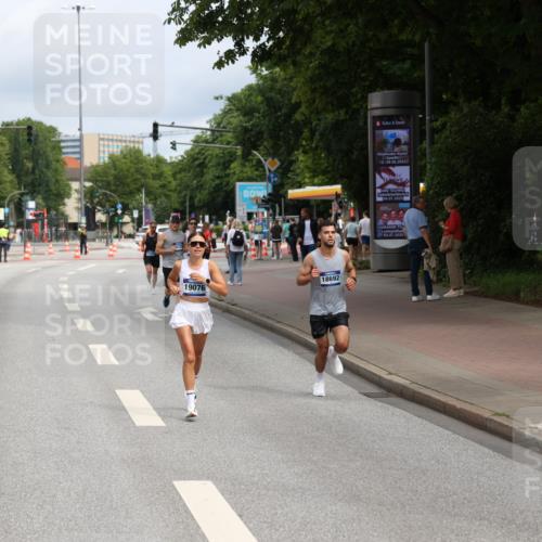 29.06.2025 - hella hamburg halbmarathon Yannick Fuchs http://msf.ph/oto/8163284 29.06.2025 10:21:43 20KM 7380, 9565, 12641, 13779, 13780, 14728, 17040, 18692, 19076 meine-sportfotos.de