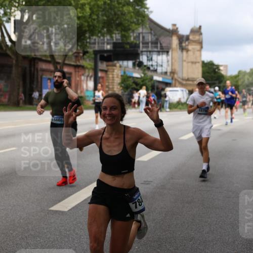 29.06.2025 - hella hamburg halbmarathon Yannick Fuchs http://msf.ph/oto/8163292 29.06.2025 10:39:42 20KM 2098, 2188, 2367, 2470, 3785, 4997, 5623, 5648, 5706, 6054, 6375, 6819, 6831, 7087, 7167, 7325, 7709, 7843, 8871, 9105, 9710, 9720, 10064, 10741, 11291, 11688, 11821, 12154, 12161, 12643, 12783, 13919, 14374, 15365, 15636, 15651, 15666, 15760, 16617, 16685, 16689, 16725, 16834, 17544, 17960, 18055, 18185, 18407, 18638, 18689, 18718, 18862, 19116 meine-sportfotos.de