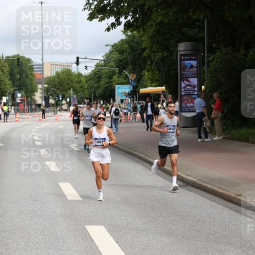 29.06.2025 - hella hamburg halbmarathon Yannick Fuchs http://msf.ph/oto/8163293 29.06.2025 10:21:43 20KM 7380, 9565, 12641, 13779, 13780, 14728, 17040, 18692, 19076 meine-sportfotos.de