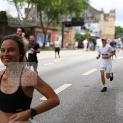 29.06.2025 - hella hamburg halbmarathon Yannick Fuchs http://msf.ph/oto/8163345 29.06.2025 10:39:43 20KM 2098, 2188, 2367, 2470, 3785, 4997, 5623, 5648, 5706, 6054, 6375, 6819, 6831, 7087, 7167, 7325, 7709, 7843, 8871, 9105, 9710, 9720, 10064, 10741, 11291, 11688, 11821, 12154, 12161, 12643, 12783, 13919, 14374, 15365, 15636, 15651, 15666, 15760, 16617, 16685, 16689, 16725, 16834, 17544, 17960, 18055, 18185, 18407, 18638, 18689, 18862, 19116 meine-sportfotos.de