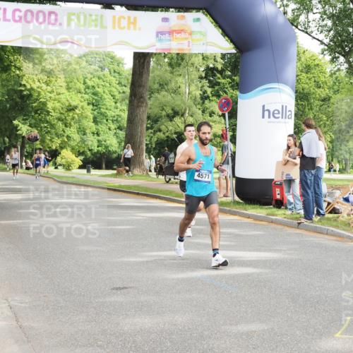 29.06.2025 - hella hamburg halbmarathon MichiJ http://msf.ph/oto/8163348 29.06.2025 10:13:04 Zwischen KM18-KM19 4128, 4571 meine-sportfotos.de