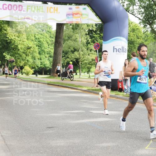 29.06.2025 - hella hamburg halbmarathon MichiJ http://msf.ph/oto/8163388 29.06.2025 10:13:04 Zwischen KM18-KM19 4128, 4571 meine-sportfotos.de