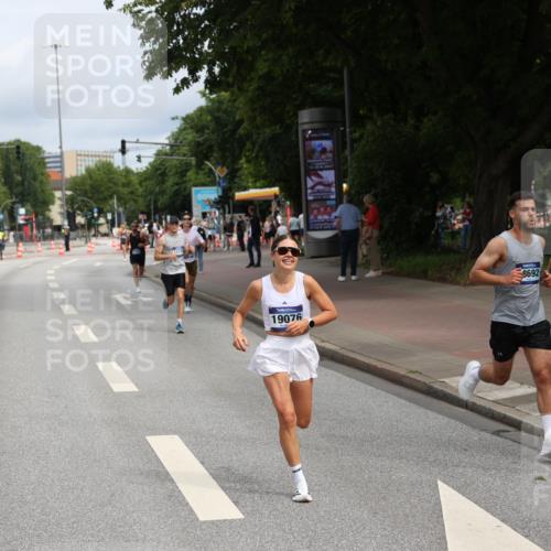 29.06.2025 - hella hamburg halbmarathon Yannick Fuchs http://msf.ph/oto/8163395 29.06.2025 10:21:44 20KM 7380, 9565, 12641, 13779, 13780, 14728, 17040, 18692, 19076 meine-sportfotos.de