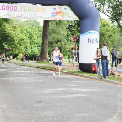 29.06.2025 - hella hamburg halbmarathon MichiJ http://msf.ph/oto/8163429 29.06.2025 10:13:11 Zwischen KM18-KM19 4128, 4571 meine-sportfotos.de