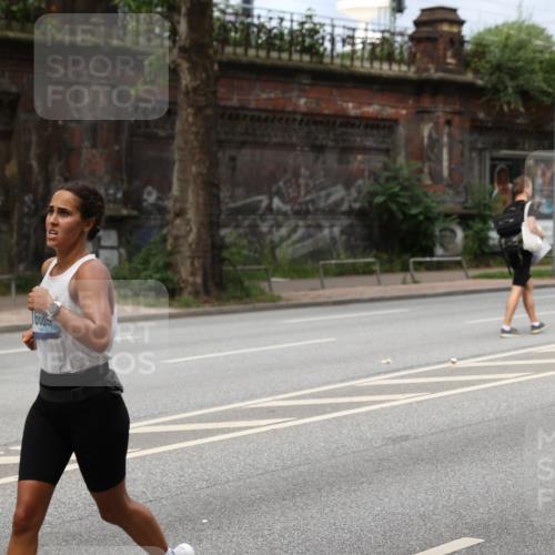 29.06.2025 - hella hamburg halbmarathon Yannick Fuchs http://msf.ph/oto/8163528 29.06.2025 10:39:46 20KM 2188, 2270, 2367, 2470, 4277, 4997, 5623, 5648, 5706, 6054, 6375, 6819, 6831, 7056, 7087, 7167, 7325, 7709, 8374, 9105, 9710, 9720, 10064, 10741, 11291, 11688, 11821, 12643, 12783, 13919, 14374, 14764, 15365, 15636, 15651, 15666, 15760, 16617, 16689, 16725, 17544, 17960, 18055, 18185, 18346, 18407, 18638, 18862, 19116 meine-sportfotos.de