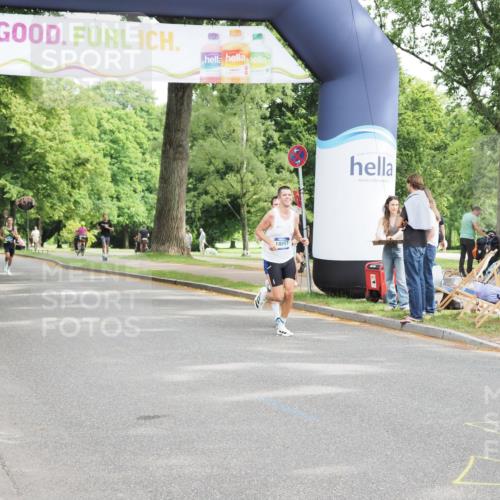 29.06.2025 - hella hamburg halbmarathon MichiJ http://msf.ph/oto/8163548 29.06.2025 10:13:12 Zwischen KM18-KM19 4128, 9151, 18897 meine-sportfotos.de