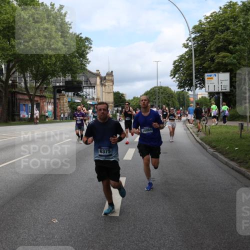 29.06.2025 - hella hamburg halbmarathon Yannick Fuchs http://msf.ph/oto/8163567 29.06.2025 10:39:47 20KM 2188, 2270, 2367, 2470, 3186, 4277, 5623, 5648, 5706, 6054, 6375, 6819, 6831, 7056, 7087, 7709, 8374, 9105, 9710, 9720, 10064, 10741, 11291, 11688, 11821, 12643, 12783, 13919, 14374, 14764, 15365, 15636, 15651, 16513, 16617, 16689, 16725, 17544, 17960, 18055, 18185, 18346, 18407, 18638, 18862, 19116 meine-sportfotos.de