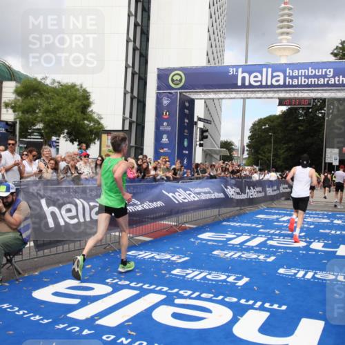 29.06.2025 - hella hamburg halbmarathon Michael Strokosch http://msf.ph/oto/8163578 29.06.2025 10:33:29 Ziel 4602, 8956, 15326, 17056, 17489, 18731 meine-sportfotos.de