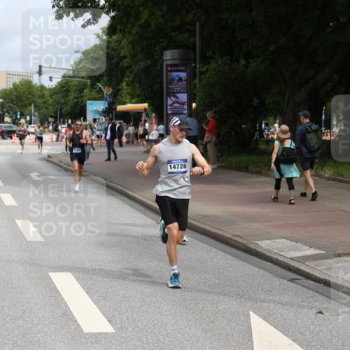 29.06.2025 - hella hamburg halbmarathon Yannick Fuchs http://msf.ph/oto/8163592 29.06.2025 10:21:47 20KM 7380, 9565, 12641, 12992, 13779, 13780, 14728, 17040, 18692, 19076 meine-sportfotos.de