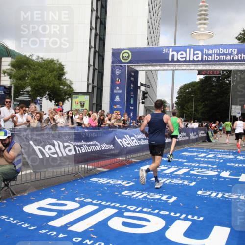 29.06.2025 - hella hamburg halbmarathon Michael Strokosch http://msf.ph/oto/8163646 29.06.2025 10:33:31 Ziel 4602, 8956, 15326, 16931, 17056, 17489, 18731 meine-sportfotos.de