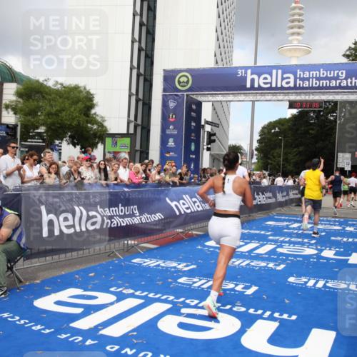 29.06.2025 - hella hamburg halbmarathon Michael Strokosch http://msf.ph/oto/8163721 29.06.2025 10:33:35 Ziel 4602, 8312, 8956, 15326, 16931, 18731, 18854 meine-sportfotos.de