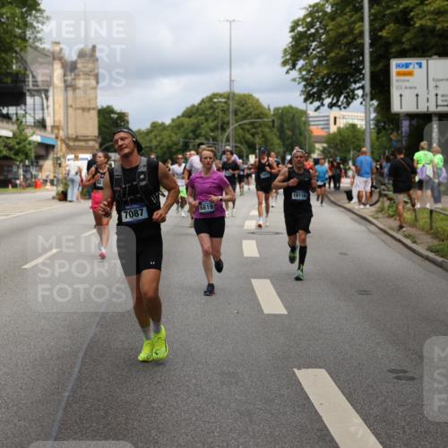 29.06.2025 - hella hamburg halbmarathon Yannick Fuchs http://msf.ph/oto/8163834 29.06.2025 10:39:51 20KM 2188, 2270, 2367, 2470, 2707, 3186, 4277, 5623, 5648, 5706, 6054, 6819, 6831, 7056, 7087, 7385, 7709, 8374, 9105, 9710, 9720, 10741, 11291, 11688, 11821, 12643, 12783, 13919, 14374, 14385, 14764, 15365, 15563, 15636, 15651, 16513, 16617, 16725, 17544, 17960, 18055, 18185, 18346, 18407, 18637, 18638, 18862, 18878, 19116 meine-sportfotos.de