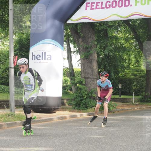 29.06.2025 - hella hamburg halbmarathon KatJ http://msf.ph/oto/8163956 29.06.2025 09:13:36 Zwischen KM18-KM19  meine-sportfotos.de