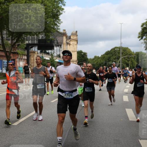 29.06.2025 - hella hamburg halbmarathon Yannick Fuchs http://msf.ph/oto/8164027 29.06.2025 10:39:55 20KM 2188, 2270, 2367, 2470, 2590, 2707, 3056, 3186, 4277, 4854, 5623, 5648, 5706, 6054, 6071, 6819, 6831, 7056, 7087, 7385, 7709, 8374, 9105, 9585, 9710, 11291, 11495, 11821, 12643, 12783, 13919, 14374, 14385, 14764, 15365, 15563, 15636, 16513, 16617, 16725, 17499, 17544, 17674, 17835, 17960, 18081, 18185, 18346, 18407, 18637, 18862, 18878, 19116 meine-sportfotos.de