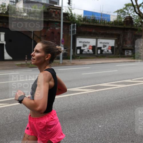 29.06.2025 - hella hamburg halbmarathon Yannick Fuchs http://msf.ph/oto/8164095 29.06.2025 10:39:56 20KM 2188, 2270, 2367, 2470, 2590, 2707, 3056, 3186, 4277, 4854, 5623, 5648, 5706, 6054, 6071, 6290, 6819, 6831, 7056, 7385, 7709, 8374, 9105, 9585, 9710, 11291, 11495, 11821, 12643, 12783, 13919, 14374, 14385, 14764, 15365, 15563, 15636, 16513, 16617, 16725, 17499, 17544, 17674, 17835, 17960, 18081, 18185, 18346, 18407, 18637, 18862, 18878, 19116 meine-sportfotos.de