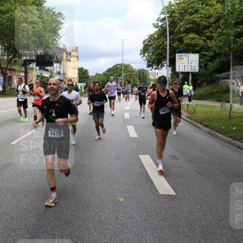 29.06.2025 - hella hamburg halbmarathon Yannick Fuchs http://msf.ph/oto/8164140 29.06.2025 10:39:57 20KM 2188, 2270, 2367, 2470, 2590, 2707, 3056, 3186, 4277, 4854, 5623, 5648, 5706, 6054, 6071, 6290, 6831, 7056, 7385, 7450, 7709, 8374, 9105, 9585, 9710, 11291, 11495, 11821, 12643, 12783, 13919, 14374, 14385, 14764, 15365, 15563, 15636, 16513, 16617, 16624, 16725, 17499, 17674, 17835, 17960, 18081, 18185, 18346, 18407, 18637, 18862, 18878, 19116 meine-sportfotos.de