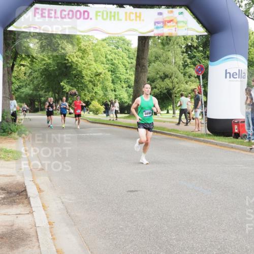 29.06.2025 - hella hamburg halbmarathon MichiJ http://msf.ph/oto/8164284 29.06.2025 10:13:31 Zwischen KM18-KM19 6699 meine-sportfotos.de