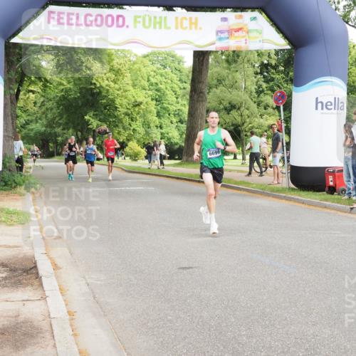 29.06.2025 - hella hamburg halbmarathon MichiJ http://msf.ph/oto/8164305 29.06.2025 10:13:31 Zwischen KM18-KM19 6699 meine-sportfotos.de