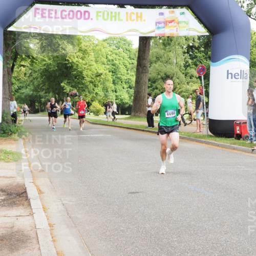 29.06.2025 - hella hamburg halbmarathon MichiJ http://msf.ph/oto/8164366 29.06.2025 10:13:32 Zwischen KM18-KM19 6699 meine-sportfotos.de